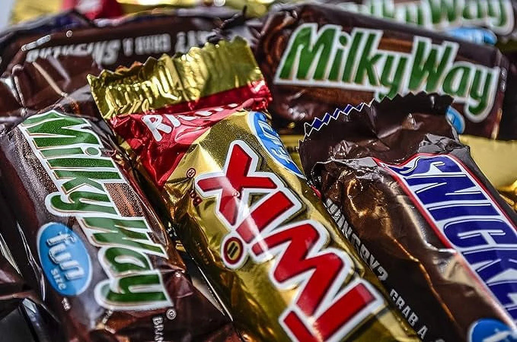 West End Foods Chocolate Candy Bundle with Twix, Snickers, Milky Way, M&M's, Skittles, Starburst P260