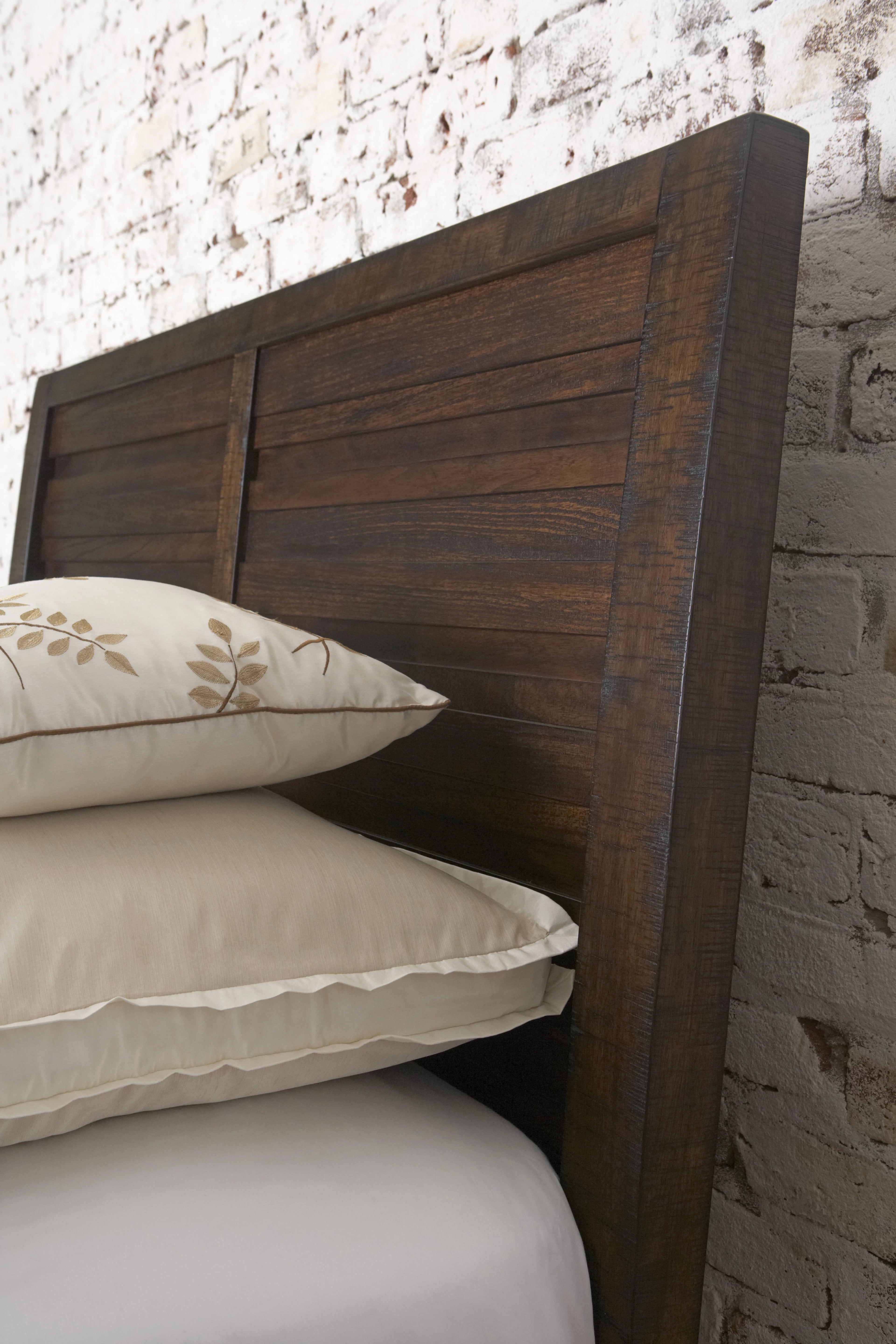 Sedona Transitional Wood Bedroom Set Queen with Dresser and Mirror H29321