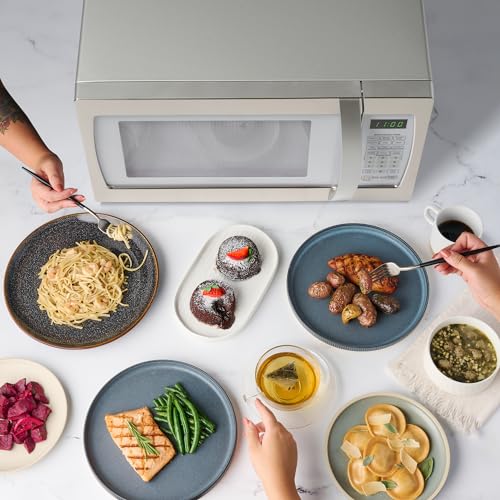 Farberware Countertop Microwave 1000W 1.1 cu ft Black Stainless Steel P5805