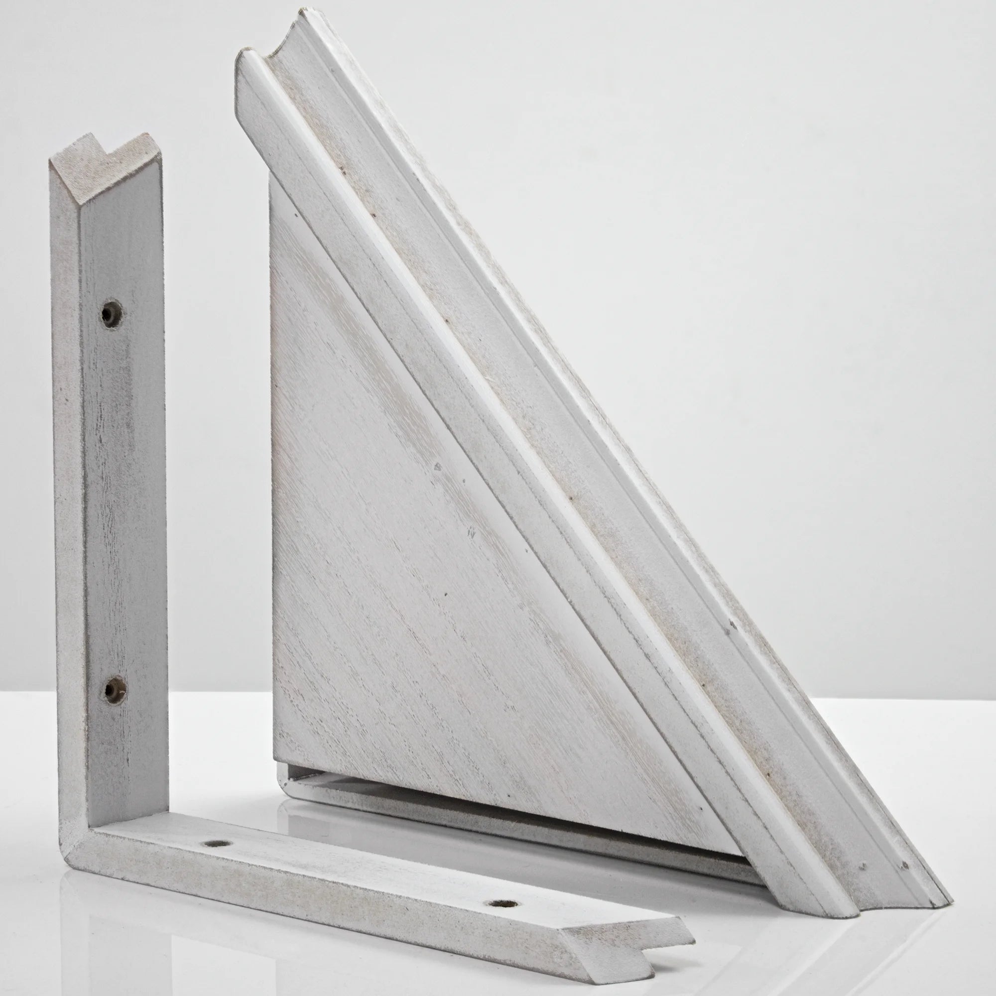American Art Decor Rustic Whitewashed Wood Floating Corner Shelves, Set of 3 D47446