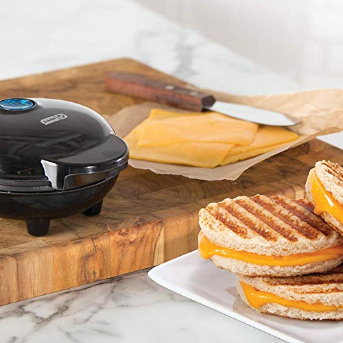 DASH Mini Toaster Oven Cooker for Bread, Bagels, Pizza, Paninis - Red B5381