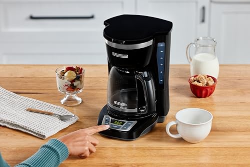 BLACK+DECKER 12-Cup Programmable Digital Coffee Maker, Black D647511