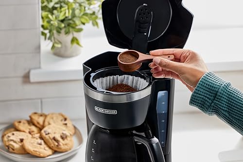BLACK+DECKER 12-Cup Programmable Digital Coffee Maker, Black D647511