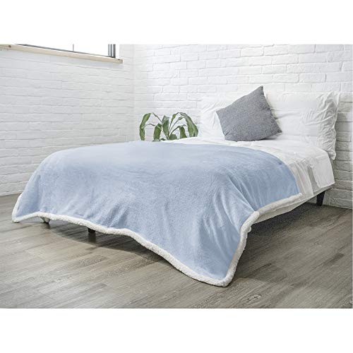 PAVILIA US Flag Throw Blanket for Sofa Couch Bed, Soft Microfiber Sherpa Fleece Reversible, 50 x 60 Inches W6859