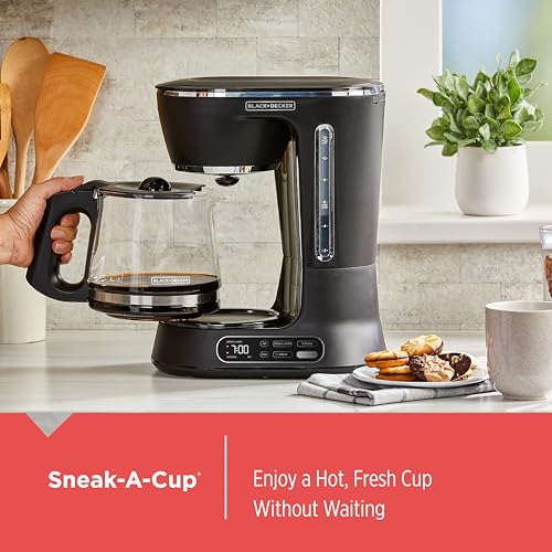 BLACK+DECKER 12-Cup Programmable Digital Coffee Maker, Black D647511