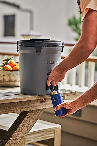 Stanley AeroLight Transit Bottle 16 oz with Locking Drink Through Lid M8696