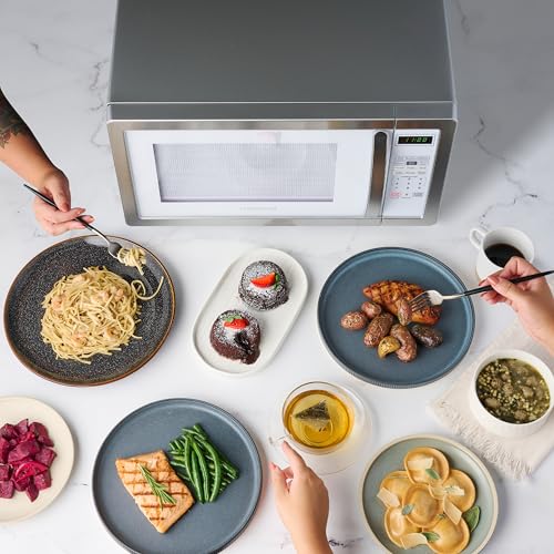 Farberware Countertop Microwave 1000W 1.1 cu ft Black Stainless Steel P5805